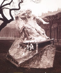Provisory placement at the Palais Royal, 1909, photo: F. Bianchi (in: 'Rodin ea fotografia')